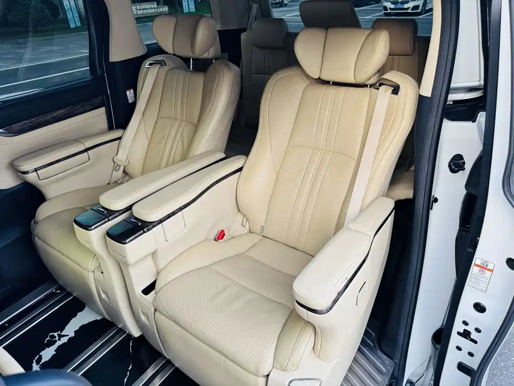 Toyota Alphard 2019 — фото 10