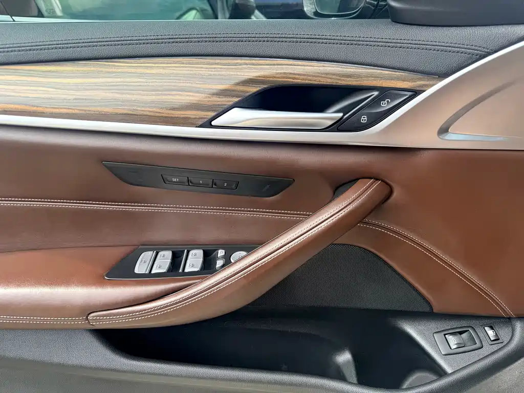 BMW 5 Series New Energy 2019 — фото 21