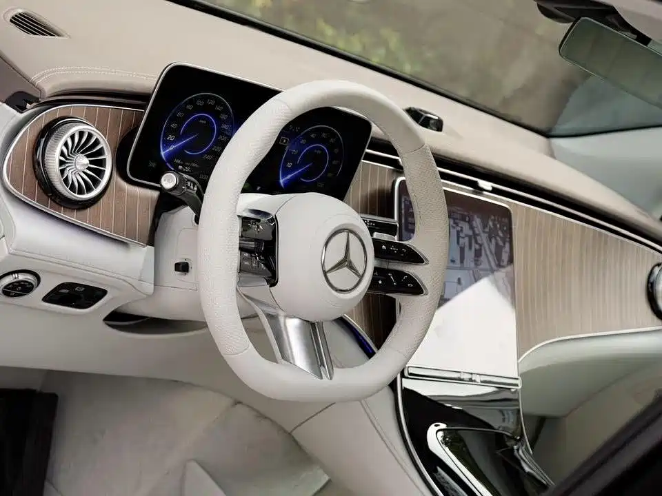 Mercedes-Benz EQE SUV 2026 — фото 10