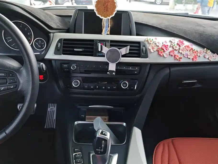 BMW 3 Series 2015 — фото 13