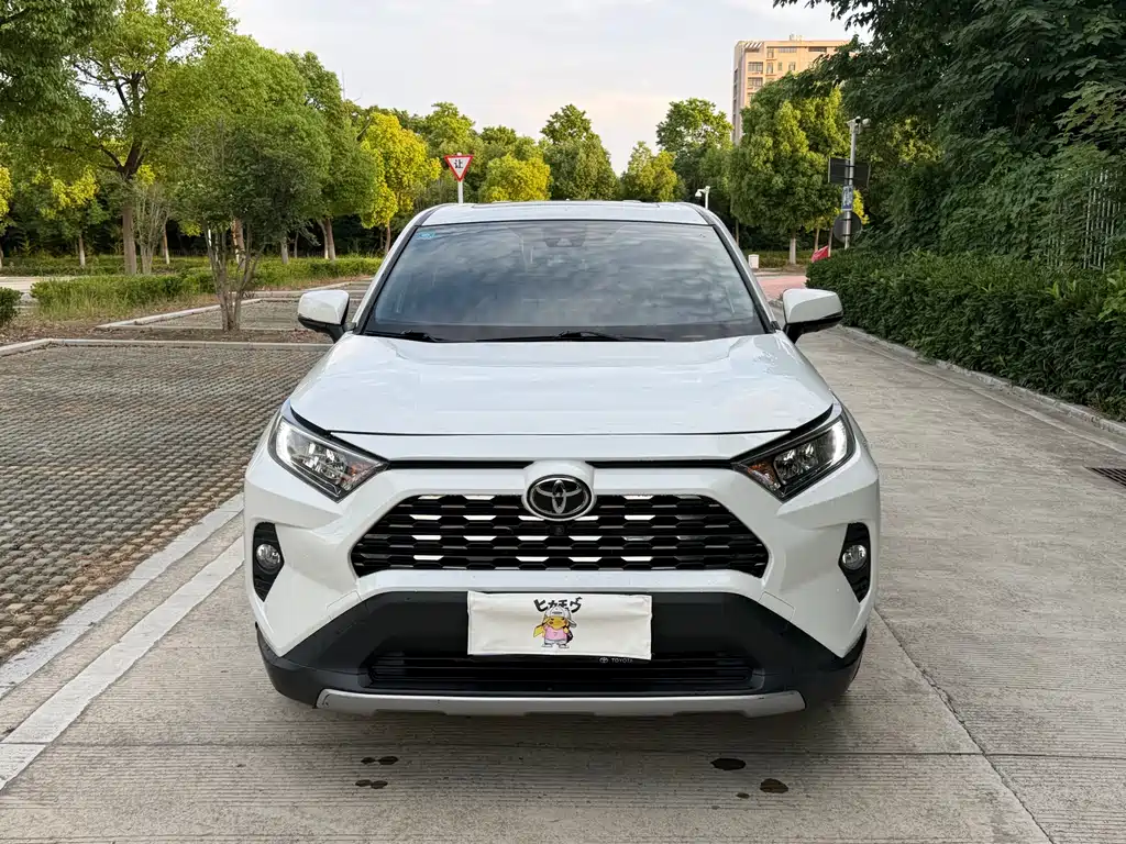 Toyota RAV4 2020 — фото 2