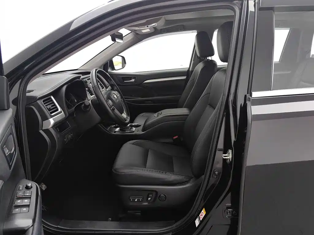Toyota Highlander 2018 — фото 10