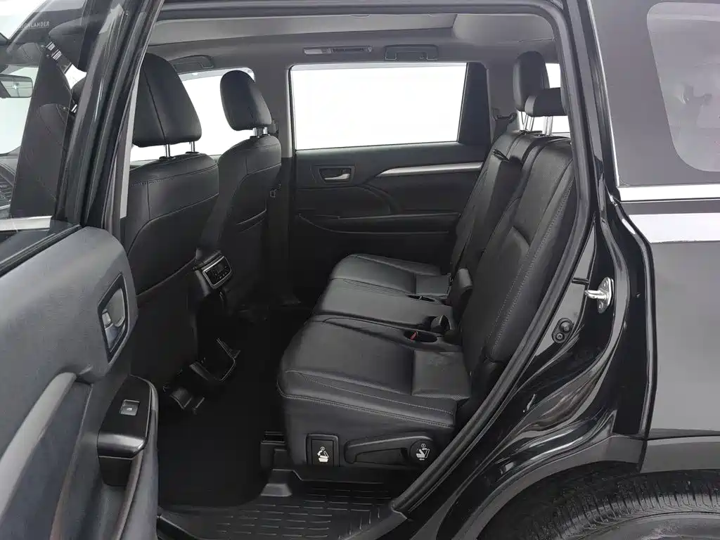 Toyota Highlander 2018 — фото 15