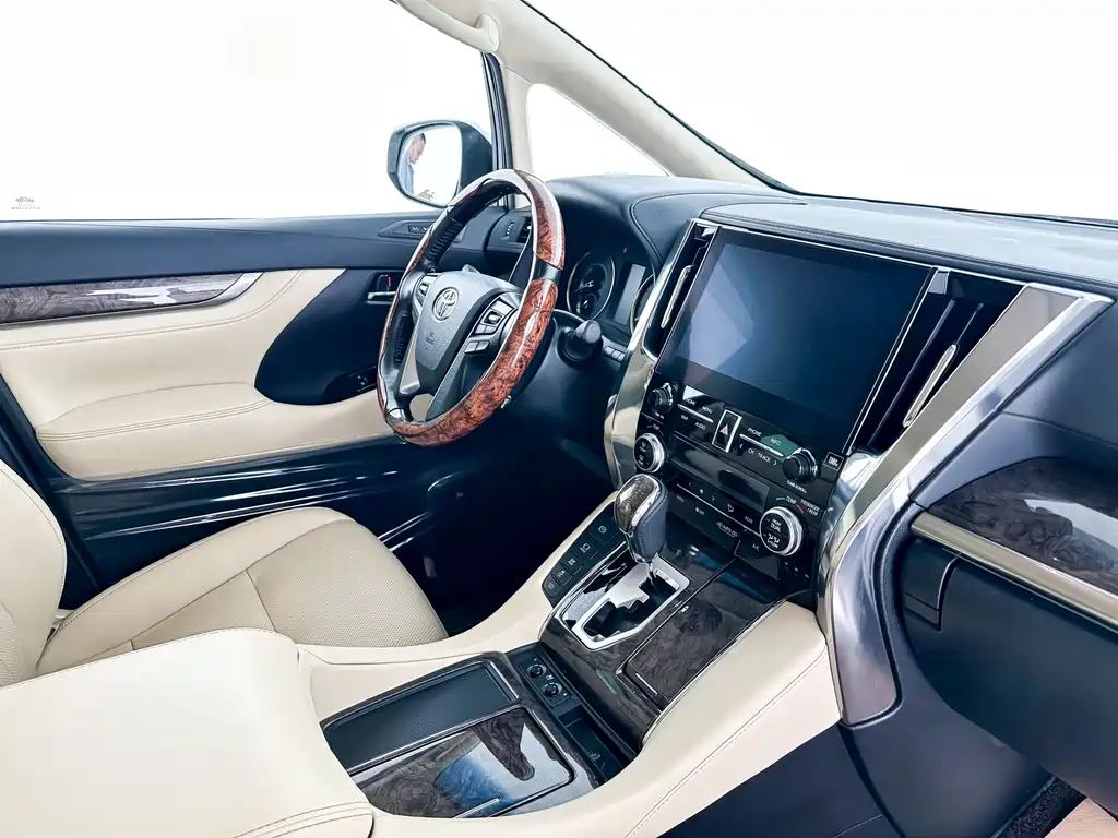 Toyota Vellfire 2021 — фото 16