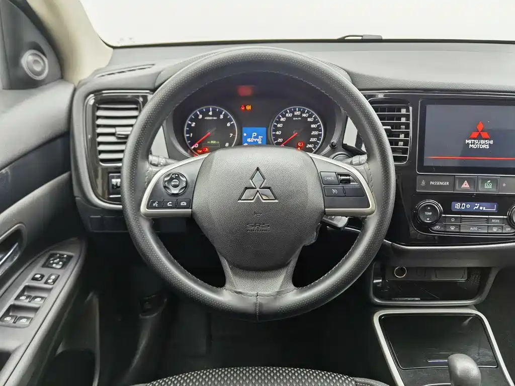Mitsubishi Outlander 2022 — фото 11