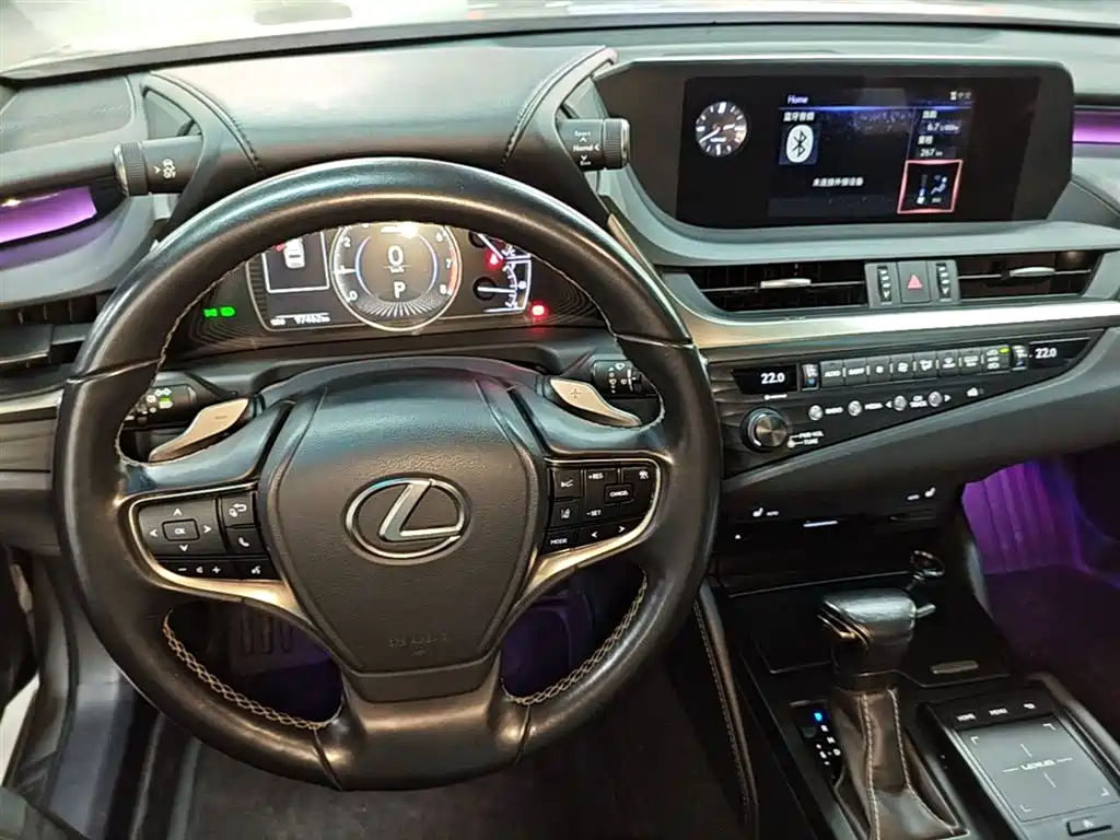 Lexus ES 2019 — фото 10