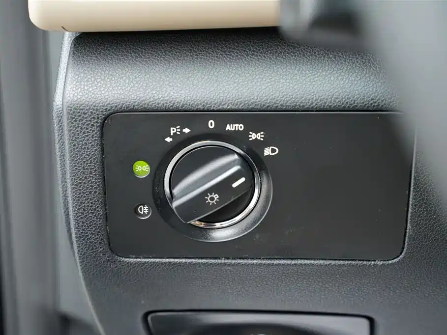 Mercedes-Benz R-Class 2015 — фото 8