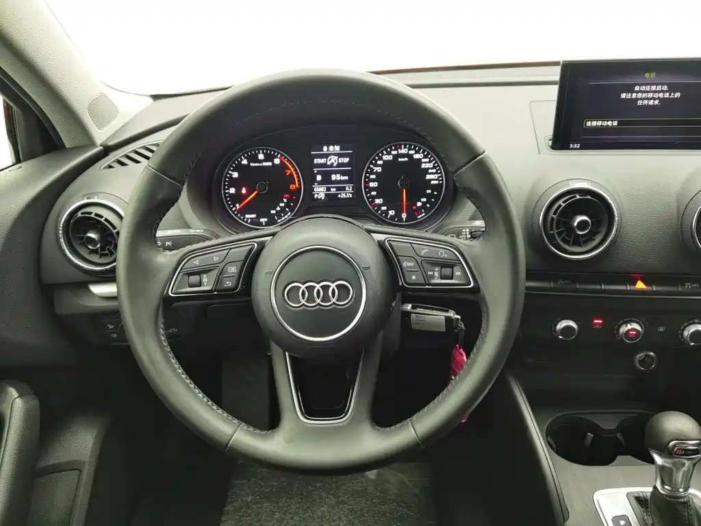 Audi A3 2019 — фото 11