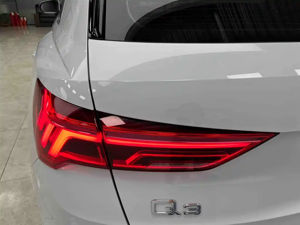 Audi Q3 2022 — фото 19