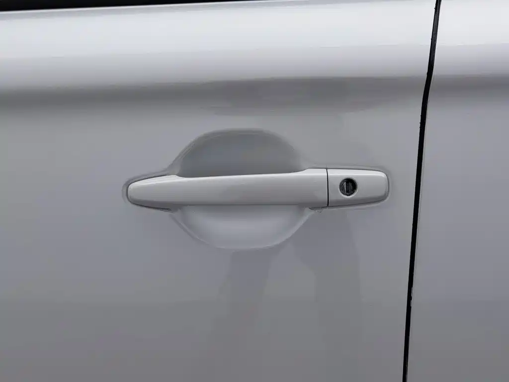 Mitsubishi Outlander 2022 — фото 18