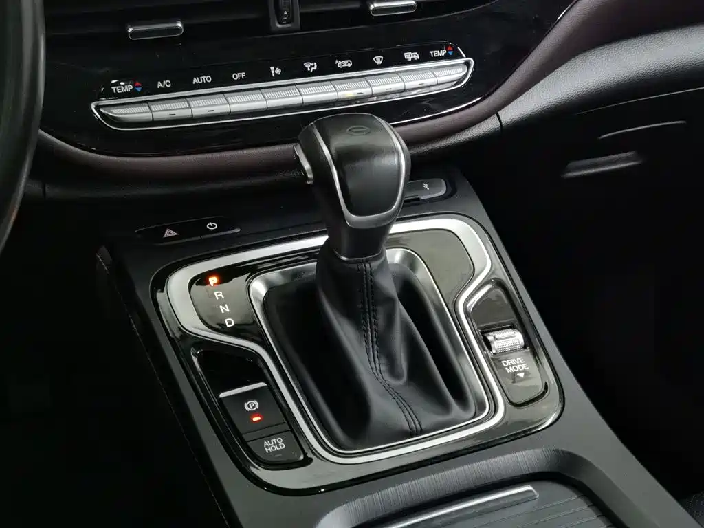 GAC Motor Trumpchi M6 2023 — фото 13