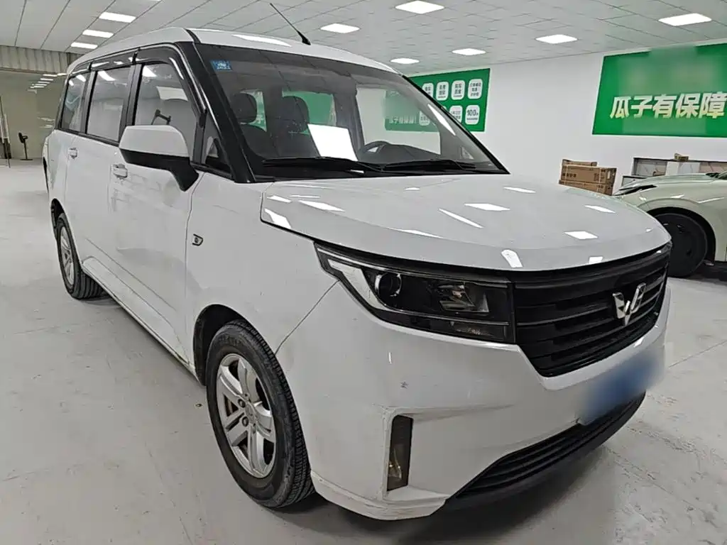 Wuling Hongguang PLUS 2020 — фото 4