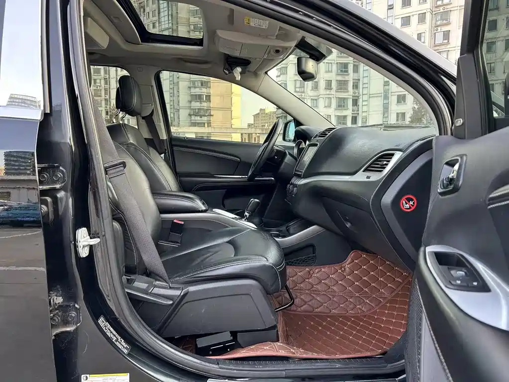 Dodge Journey 2016 — фото 17
