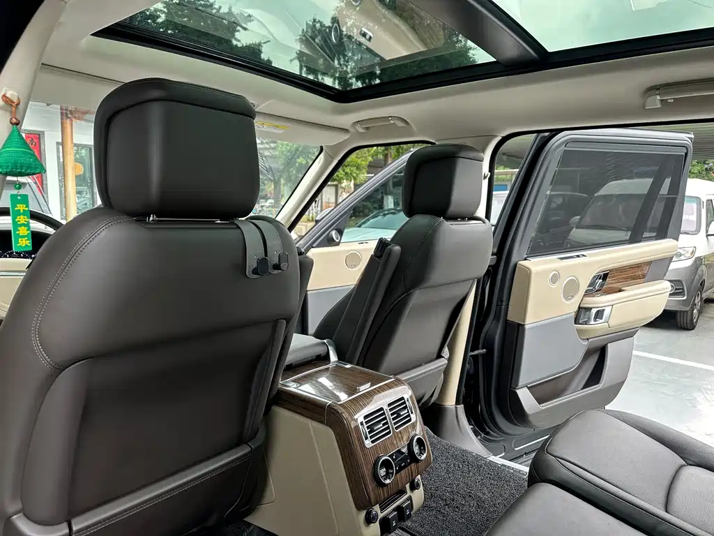 Land Rover Range Rover 2018 — фото 11