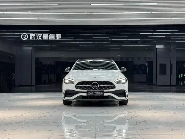 Mercedes-Benz C-Class 2025