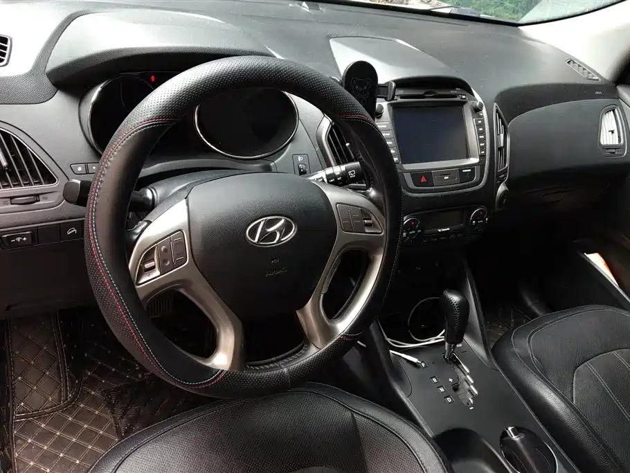 Hyundai ix35 2015 — фото 12