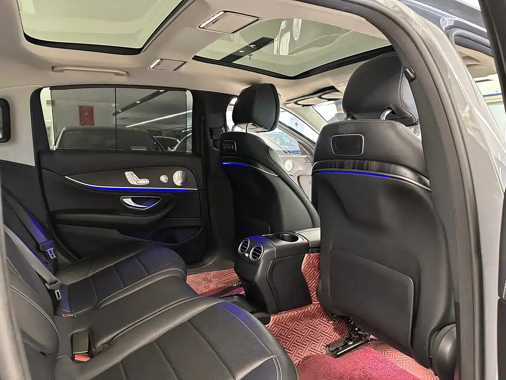 Mercedes-Benz E-Class 2020 — фото 16