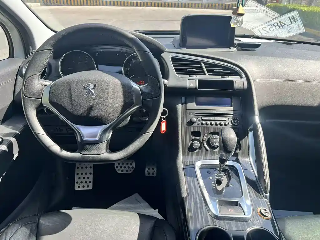 Peugeot 3008 2014 — фото 12