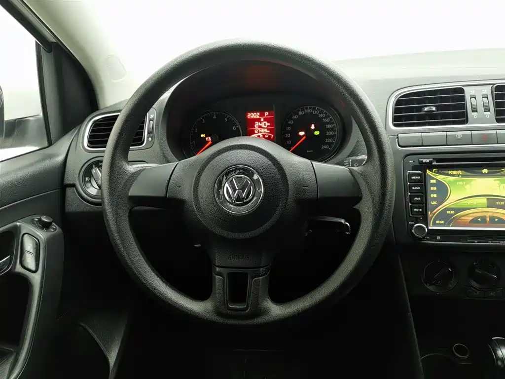 Volkswagen Polo 2013 — фото 11