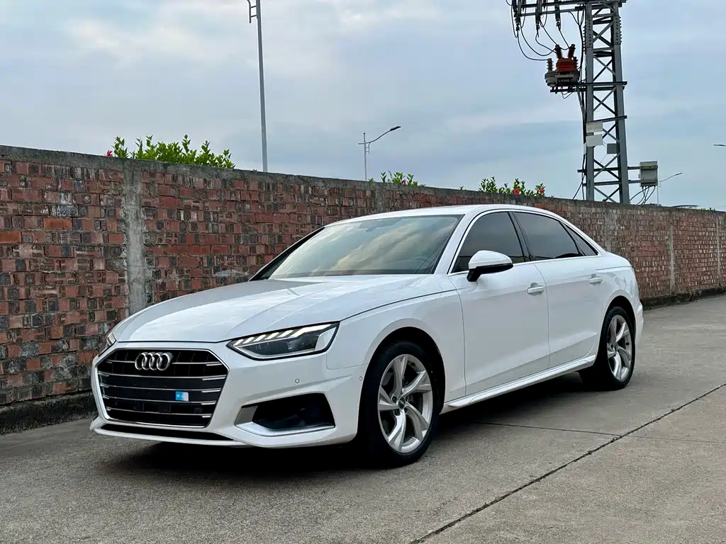 Audi A4L 2020 — фото 1