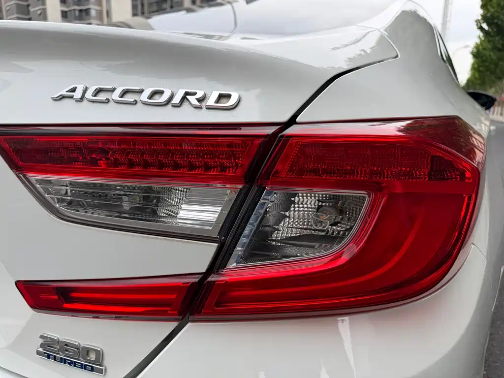 Honda Accord 2019 — фото 9