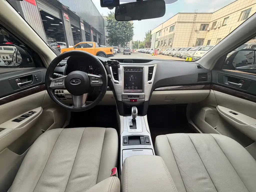 Subaru Outback 2013 — фото 9