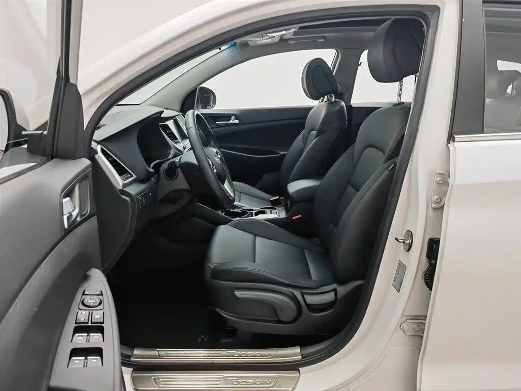 Hyundai Tucson 2016 — фото 10