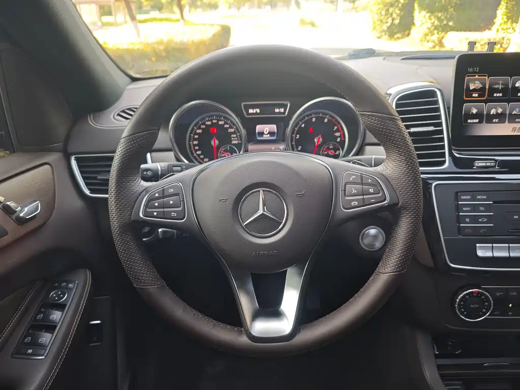 Mercedes-Benz GLE 2018 — фото 11