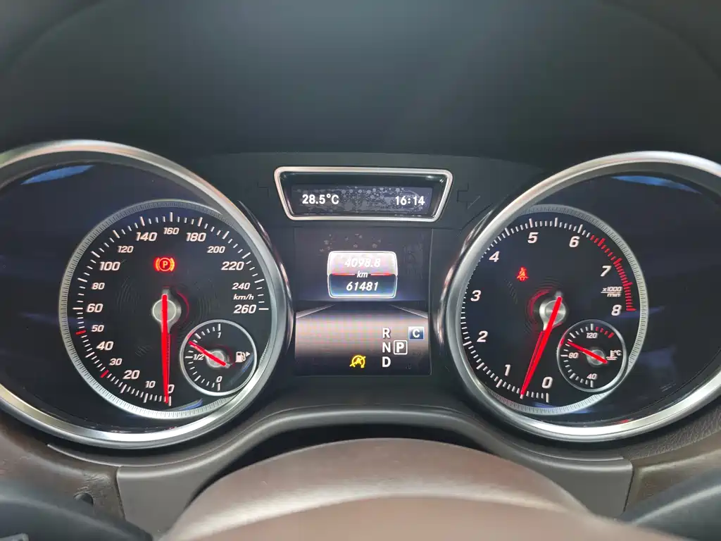Mercedes-Benz GLE 2018 — фото 12
