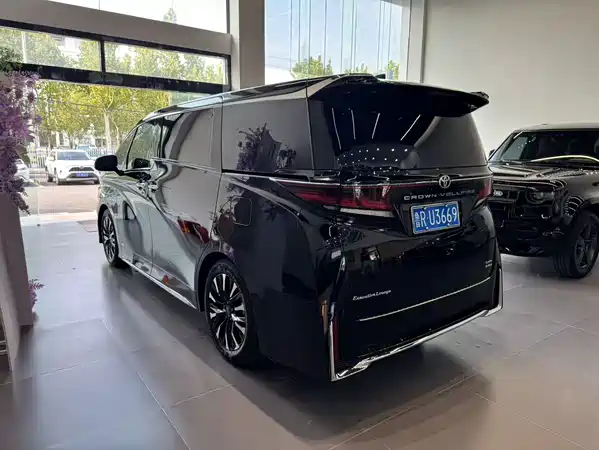 Toyota Vellfire 2024