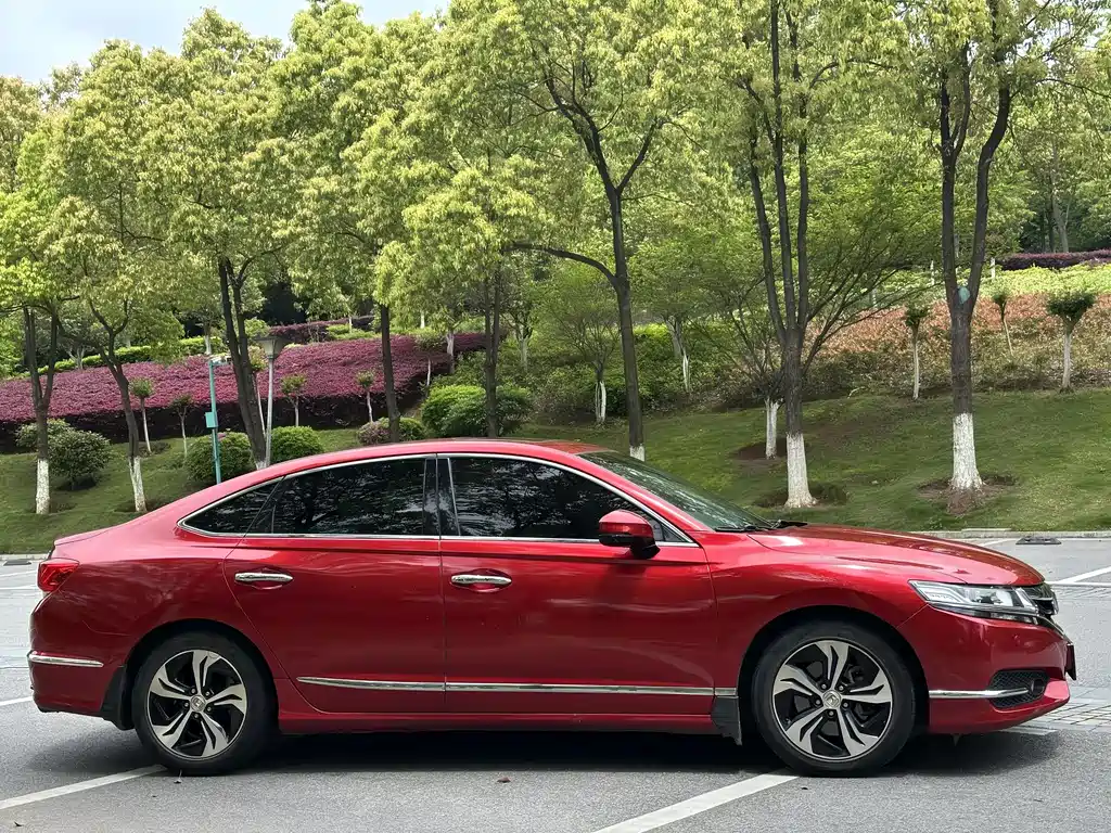 Honda Spirior 2016 — фото 6
