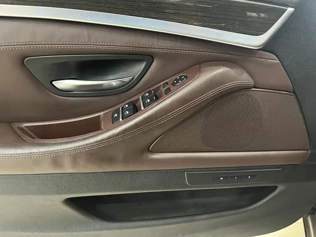 BMW 5 Series 2014 — фото 10