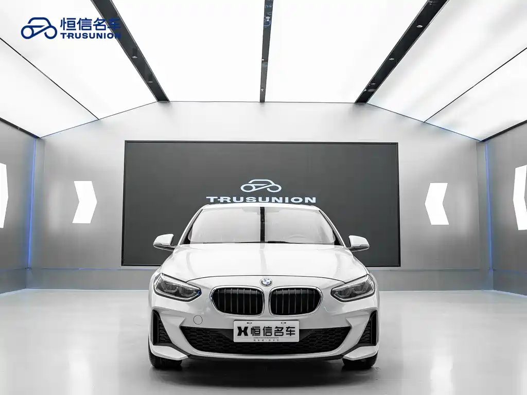BMW 1 Series 2019 — фото 2