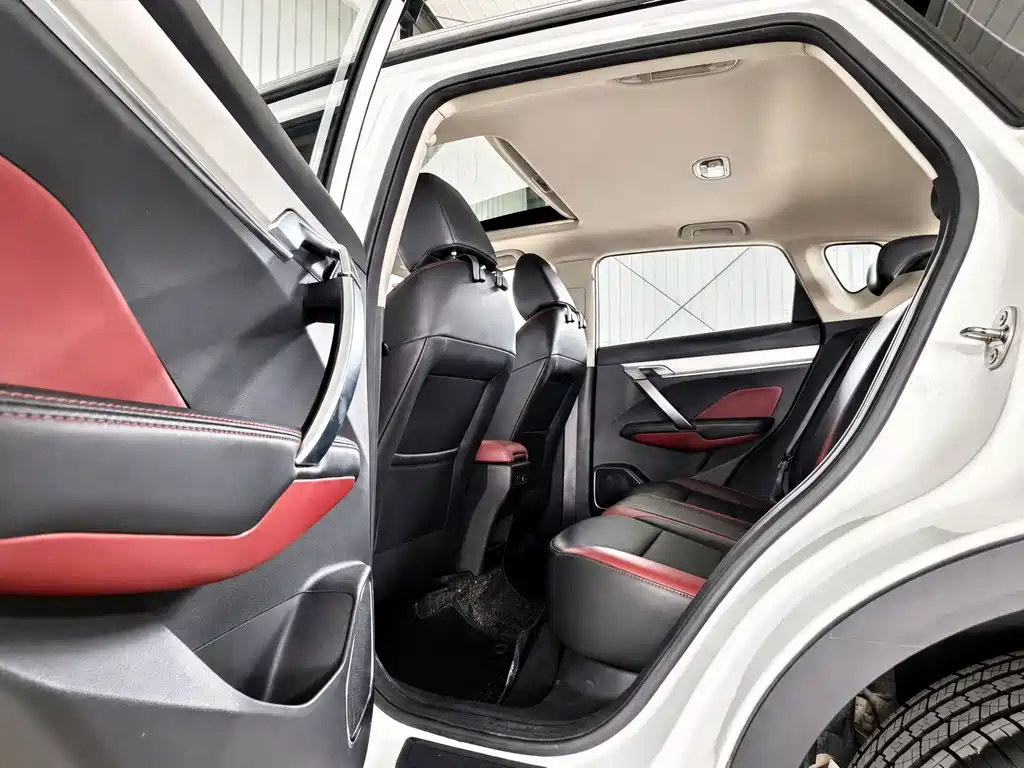 Geely Binyue 2022 — фото 16