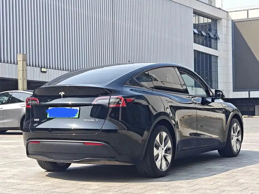 Tesla Model Y 2022 — фото 6
