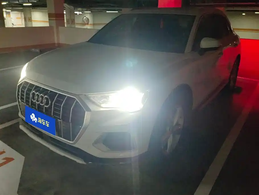 Audi Q3 2021 — фото 1