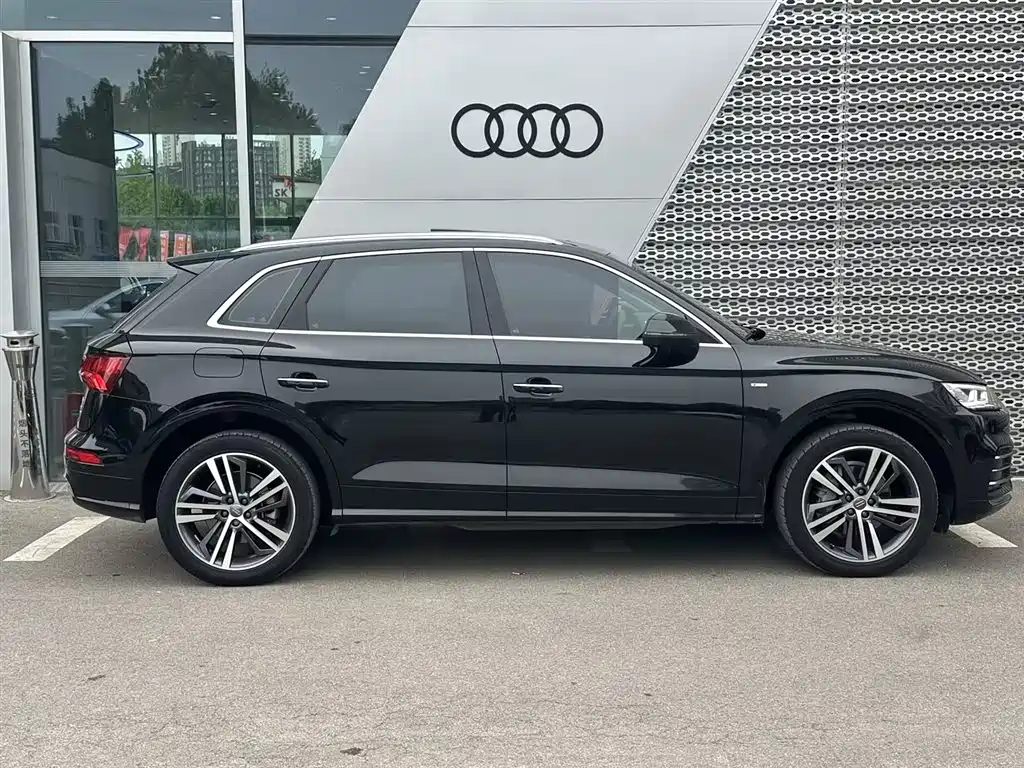 Audi Q5L 2021 — фото 3