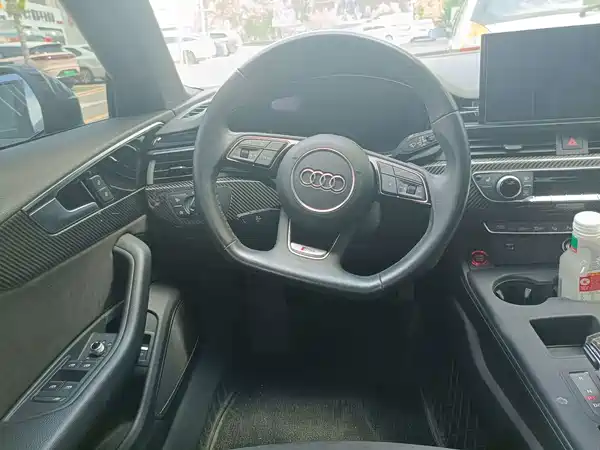 Audi A4L 2023
