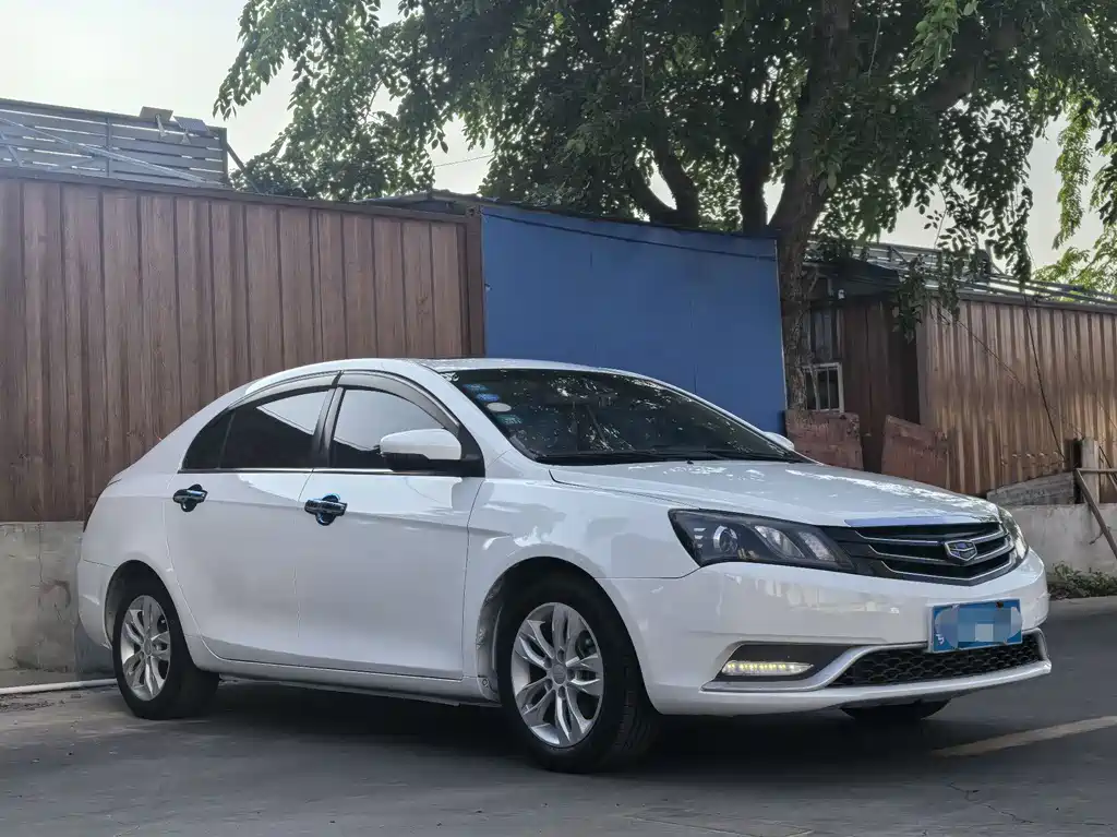 Geely Emgrand 2015 — фото 3
