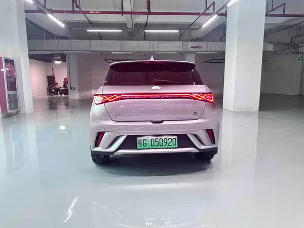 BYD Dolphin 2023