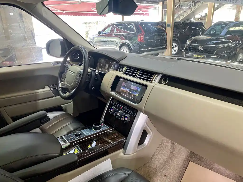 Land Rover Range Rover 2017 — фото 16