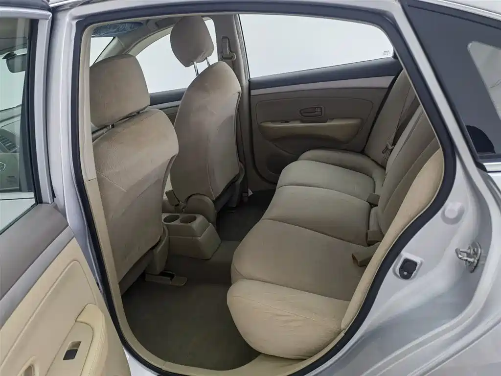 Nissan Sylphy 2015 — фото 15