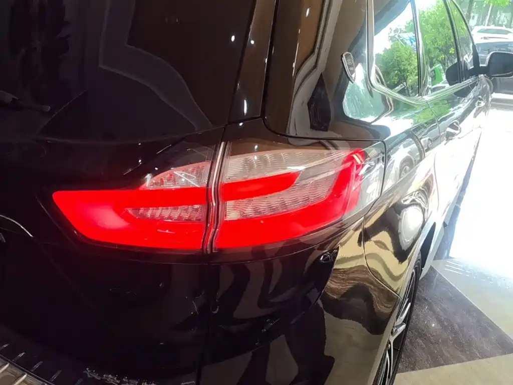Ford Edge 2020 — фото 8