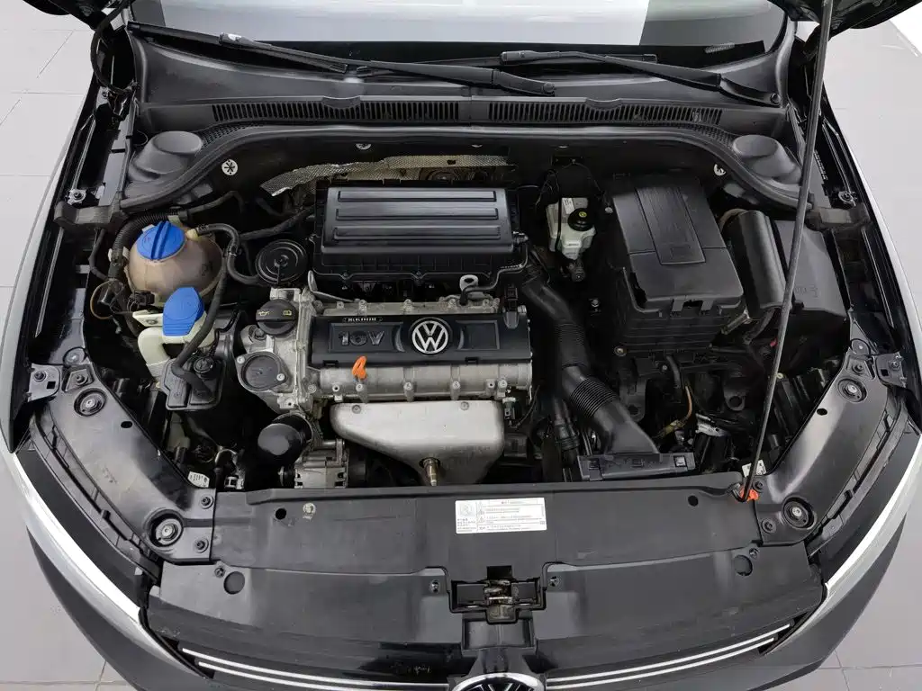 Volkswagen Sagitar 2013