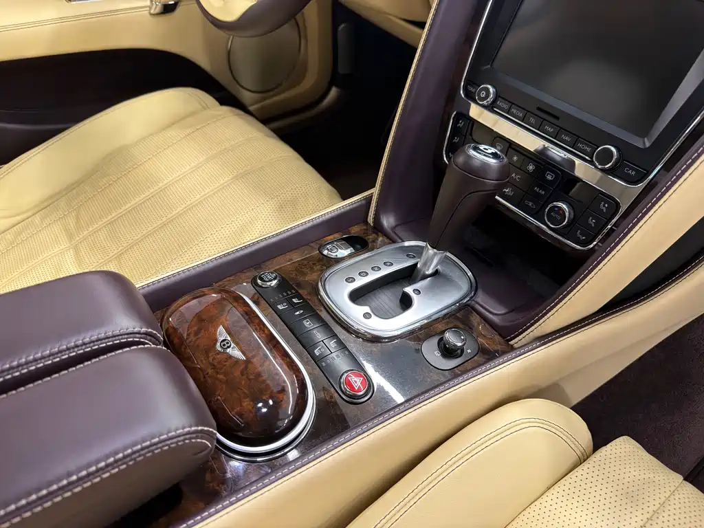 Bentley Flying Spur 2016 — фото 7