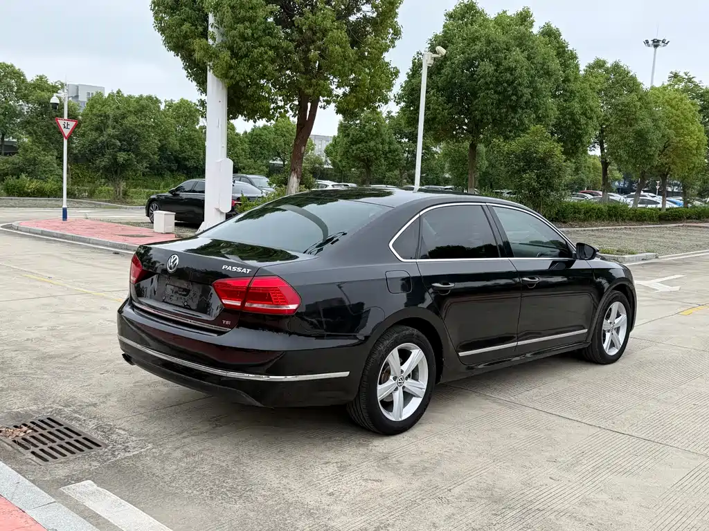 Volkswagen Passat 2015 — фото 10