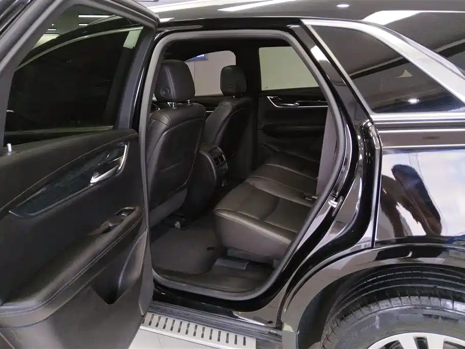 Cadillac XT5 2022 — фото 11