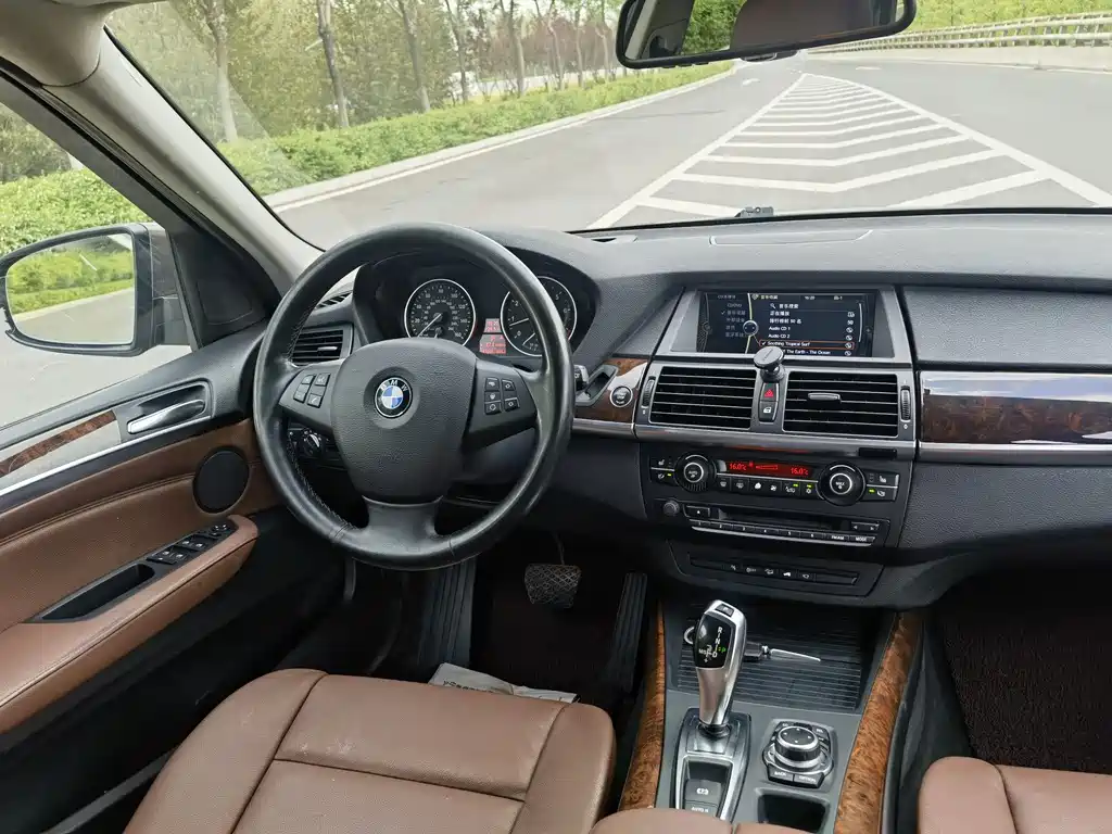 BMW X5 2012 — фото 11