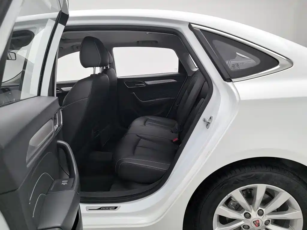 Roewe i6 New Energy 2018 — фото 15