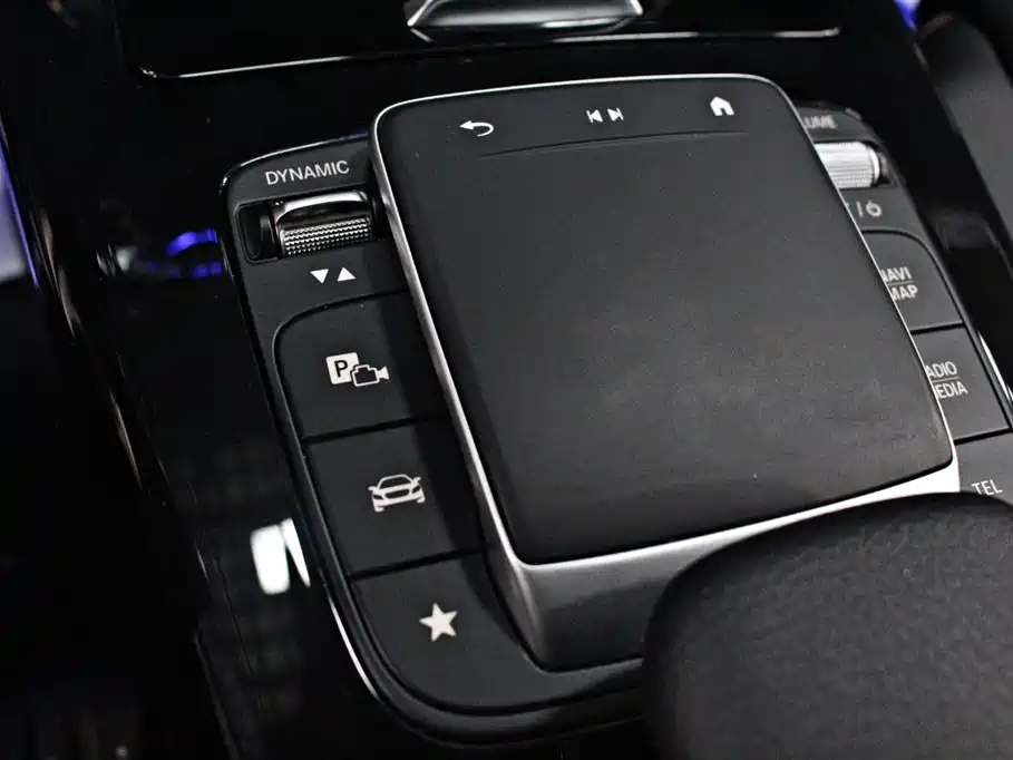 Mercedes-Benz A-Class 2023 — фото 8